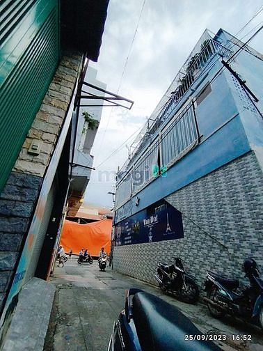 Hình ảnh Nhà 4 Tấm Kinh Doanh Sát Mặt Tiền