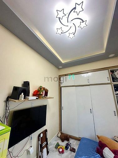 Hình ảnh Nhà Nội Thất Cao Cấp _Hẻm Thoáng Gần Đường