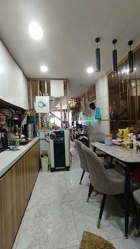 Hình ảnh Nhà Nội Thất Cao Cấp _Hẻm Thoáng Gần Đường