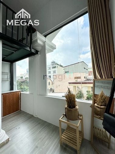 Hình ảnh CHDV Cao Cấp Có Gác Cửa Sổ Trời Ngay Công Viên Hoàng Văn Thụ