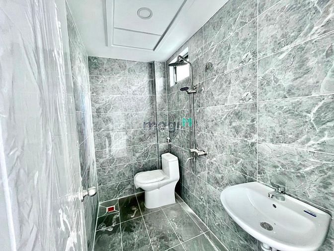 Hình ảnh Mb6623 nạp rút nhanh chóng studio sang trọng_Ban công-máy giặt riêng. Có thang may