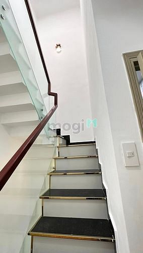 Hình ảnh Bán gấp nhà Phạm Đức Sơn,P16, Q8, DT 60m2/2.2 tỷ, có SHR