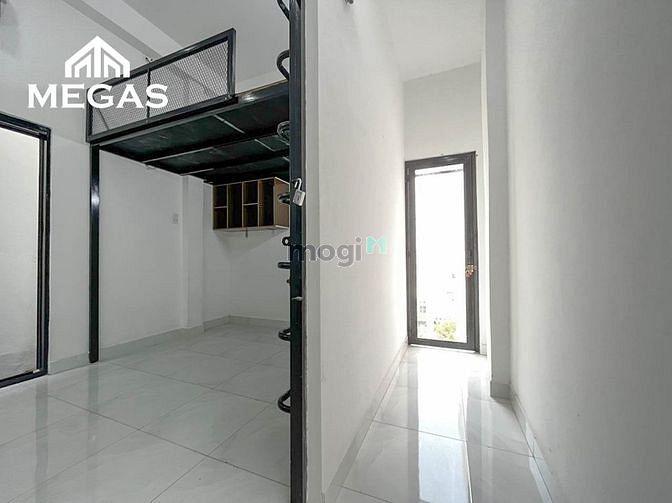 Hình ảnh CHDV Có Gác Full Nội Thất Ngay Đường Lê Trọng Tấn