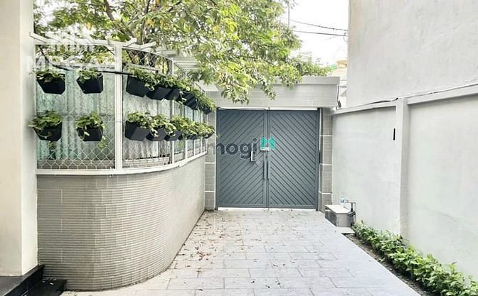 Hình ảnh CHDV gần cầu Công Lý - Tòa nhà thoáng mát - thiết kế hiện đại