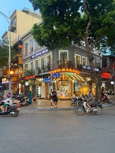 Hình ảnh Cho thuê nhà 200 m2 Vũ Phạm Hàm 140 tr MT 20 m2, Mọi mô hình.
