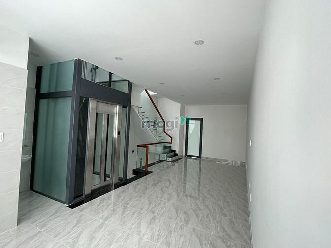 Hình ảnh Cho thuê nhà ngay TTHC TP Thủ Đức. DT 5x20m,hầm 4 tầng, có thang máy