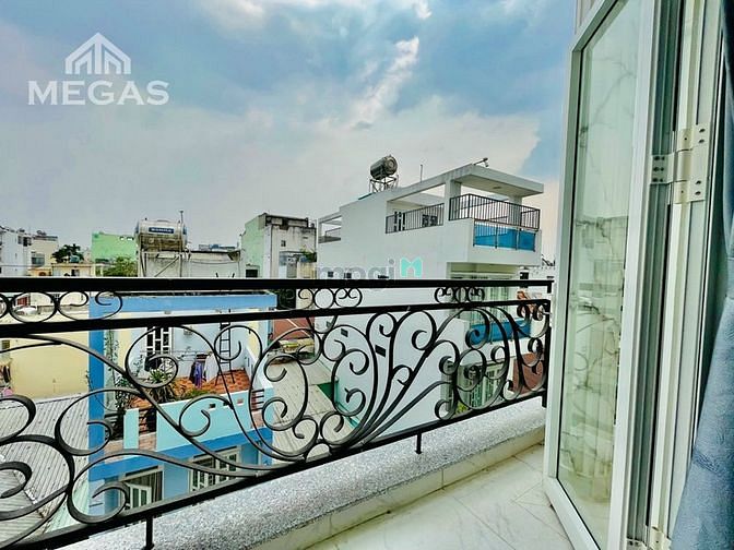 Hình ảnh Cho thuê phòng duplex full nội thất. Cửa ban công kế bên Văn Lang
