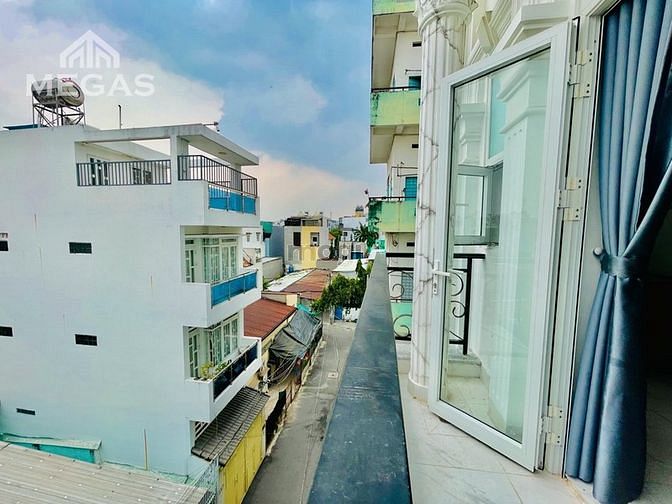 Hình ảnh Cho thuê phòng duplex full nội thất. Cửa ban công kế bên Văn Lang