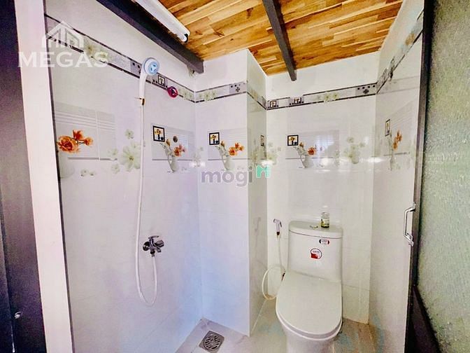 Hình ảnh Cho thuê phòng duplex full nội thất. Cửa ban công kế bên Văn Lang