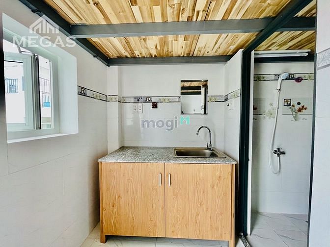 Hình ảnh Cho thuê phòng duplex full nội thất. Cửa ban công kế bên Văn Lang