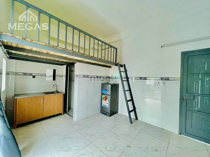 Hình ảnh Cho thuê phòng duplex full nội thất. Cửa ban công kế bên Văn Lang