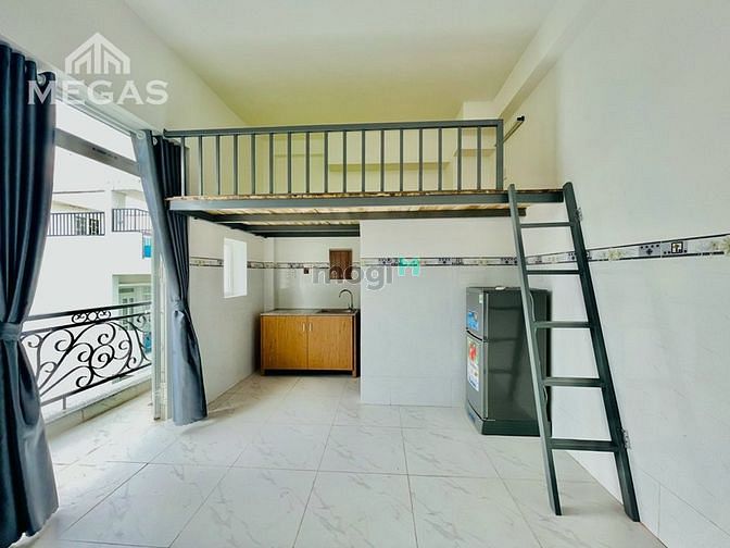Hình ảnh Cho thuê phòng duplex full nội thất. Cửa ban công kế bên Văn Lang