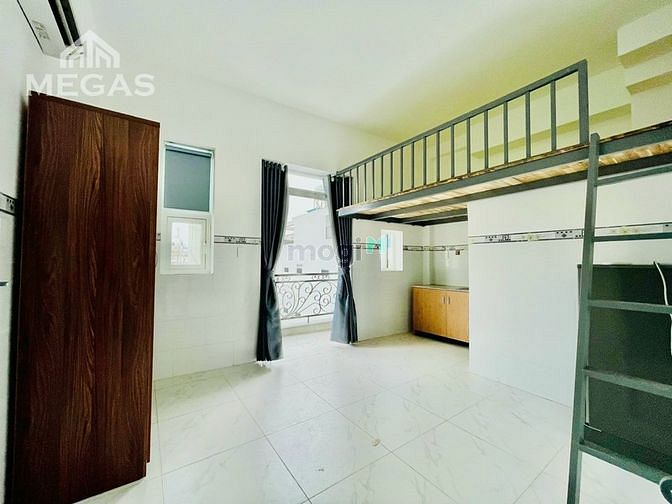 Hình ảnh Cho thuê phòng duplex full nội thất. Cửa ban công kế bên Văn Lang