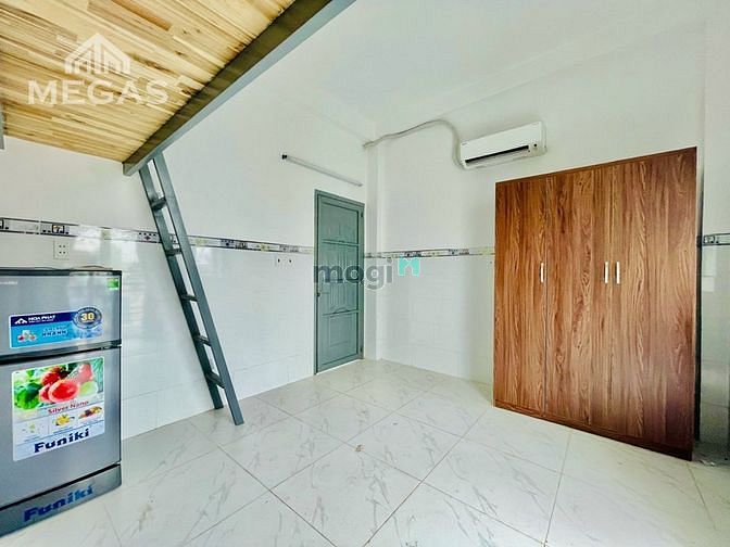 Hình ảnh Cho thuê phòng duplex full nội thất. Cửa ban công kế bên Văn Lang