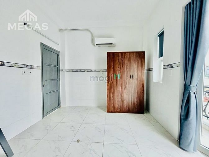 Hình ảnh Cho thuê phòng duplex full nội thất. Cửa ban công kế bên Văn Lang
