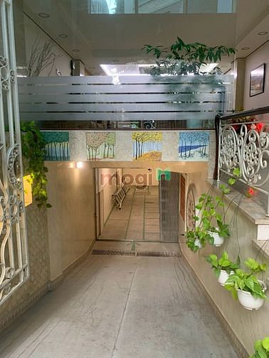 Hình ảnh Tòa nhà văn phòng 7 tầng thang máy, có hầm, ngay Bến Thành
