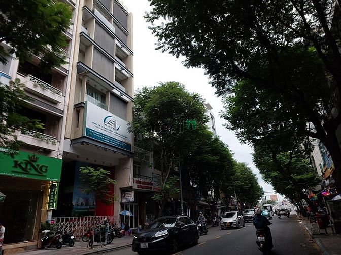 Hình ảnh Tòa nhà văn phòng 7 tầng thang máy, có hầm, ngay Bến Thành