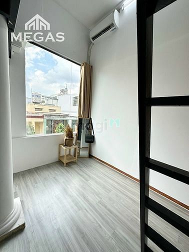 Hình ảnh CHDV Cao Cấp Có Gác Cửa Sổ Trời Ngay Chợ Phạm Văn Hai