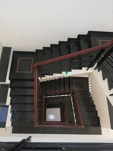 Hình ảnh Cho thuê nhà MT làm văn phòng, spa đường Lê Thúc Hoạch