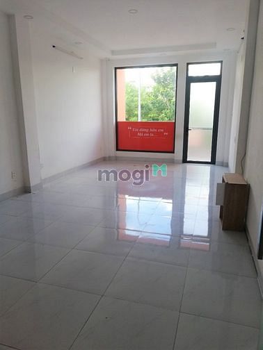 Hình ảnh Cho thuê nhà MT làm văn phòng, spa đường Lê Thúc Hoạch