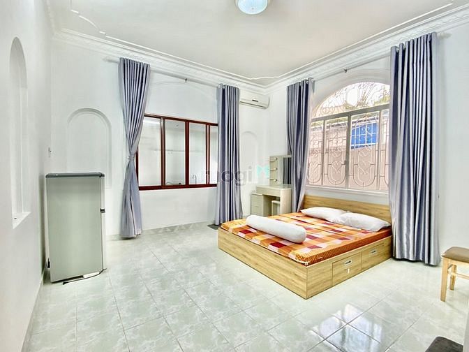 Hình ảnh Cho thuê phòng studio view cửa sổ lớn - tách bếp phường 2 ngay khu sân