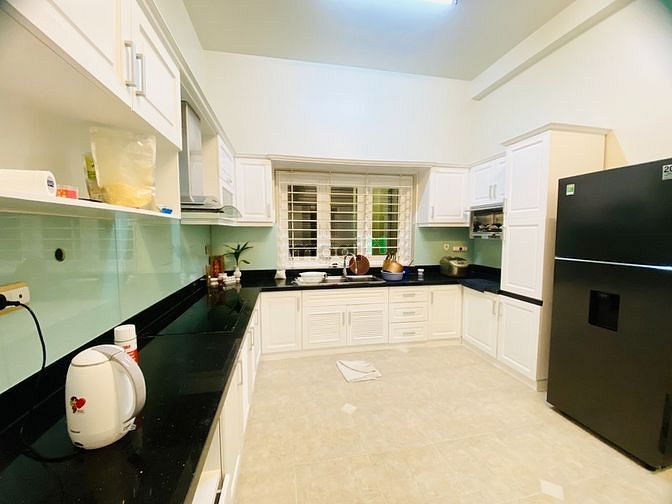 Hình ảnh Cho thuê Biệt Thự 10x20M (4PN 5WC) Full Nội Thất  3 Tầng (Khu Tên Lửa)