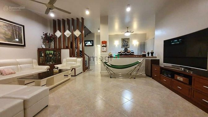 Hình ảnh Cho thuê Biệt Thự 10x20M (4PN 5WC) Full Nội Thất  3 Tầng (Khu Tên Lửa)