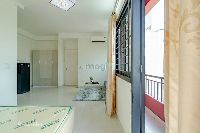 Hình ảnh Mb6623 nạp rút nhanh chóng mới 26 Nguyễn Văn Cừ cửa sổ lớn có bancon Quận 1
