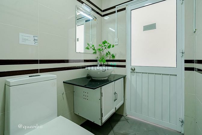 Hình ảnh Mb6623 nạp rút nhanh chóng mới 26 Nguyễn Văn Cừ cửa sổ lớn có bancon Quận 1