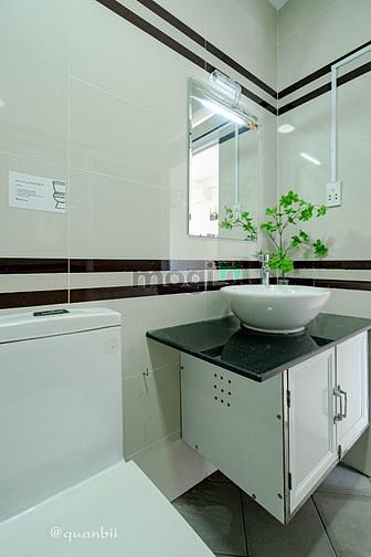 Hình ảnh Mb6623 nạp rút nhanh chóng mới 26 Nguyễn Văn Cừ cửa sổ lớn có bancon Quận 1