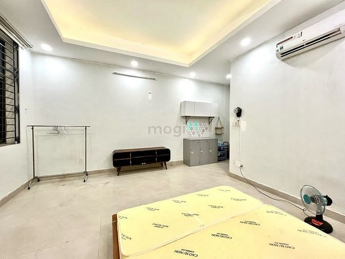 Hình ảnh Phòng trọ, cửa sổ, bancon full nội thất, gần Vincom Q7