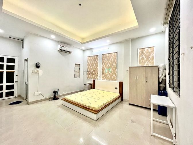Hình ảnh Phòng trọ, cửa sổ, bancon full nội thất, gần Vincom Q7