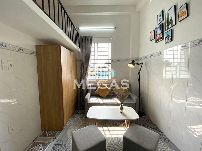 Hình ảnh Phòng duplex cửa sổ trời thoáng mát kế bên Văn Lang