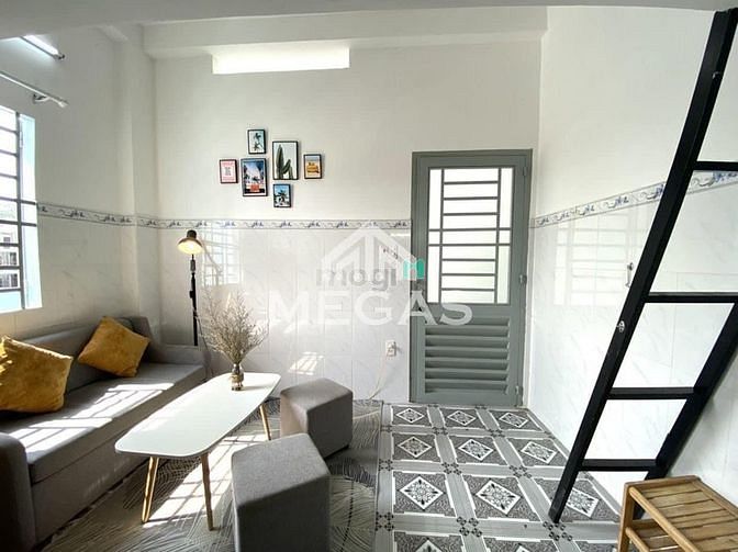 Hình ảnh Phòng duplex cửa sổ trời thoáng mát kế bên Văn Lang