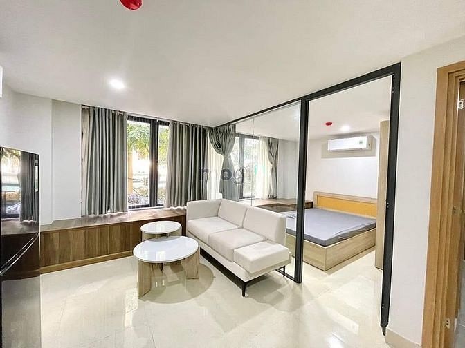 Hình ảnh CHDV full nội thất mới 2 máy lạnh cửa sổ thoáng mát ngay sát sân bay