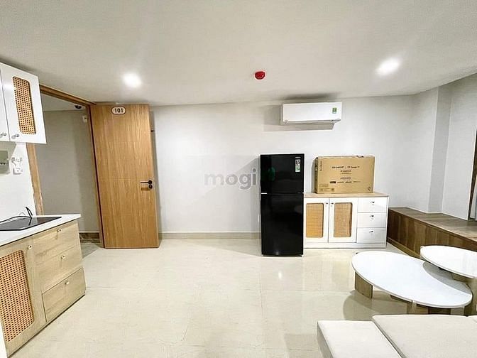 Hình ảnh CHDV full nội thất mới 2 máy lạnh cửa sổ thoáng mát ngay sát sân bay