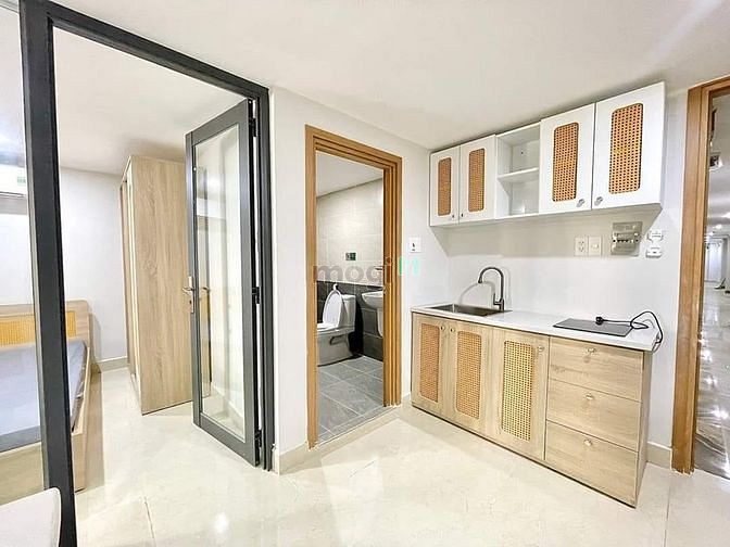 Hình ảnh CHDV full nội thất mới 2 máy lạnh cửa sổ thoáng mát ngay sát sân bay