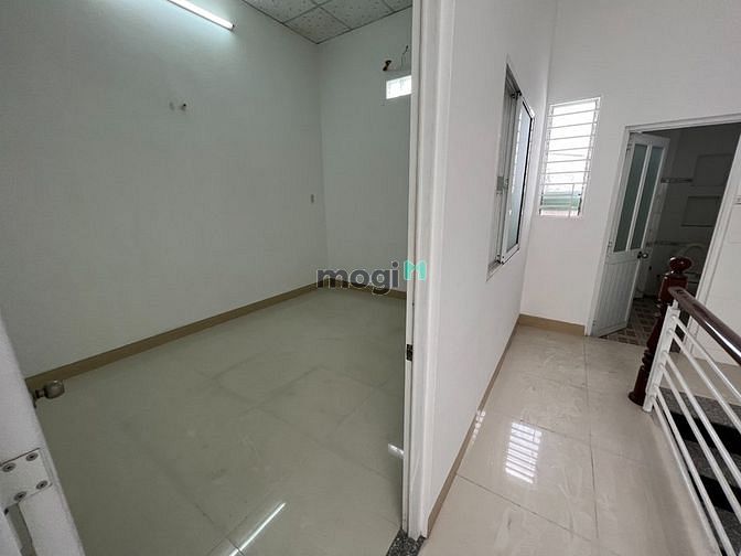 Hình ảnh Bán nhà 1 trệt 1 lầu đường Nguyễn Văn Hoa P.Thống Nhất. SHR Giá 4,8 tỷ