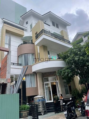 Hình ảnh Cho thuê biệt thự Lý Chính Thắng, P9, Q3 khúc 2 chiều gần Dân Chủ