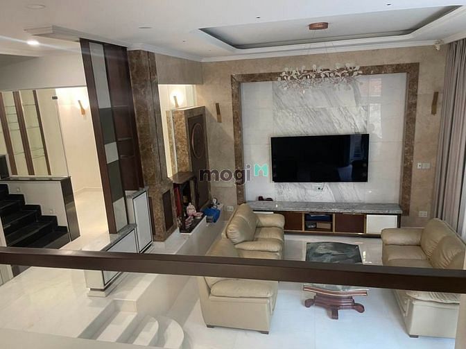 Hình ảnh Cho thuê biệt thự Lý Chính Thắng, P9, Q3 khúc 2 chiều gần Dân Chủ