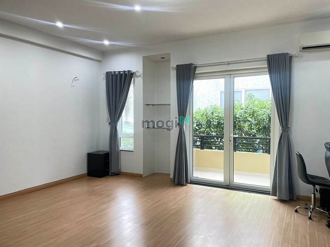 Hình ảnh Cho thuê biệt thự Lý Chính Thắng, P9, Q3 khúc 2 chiều gần Dân Chủ