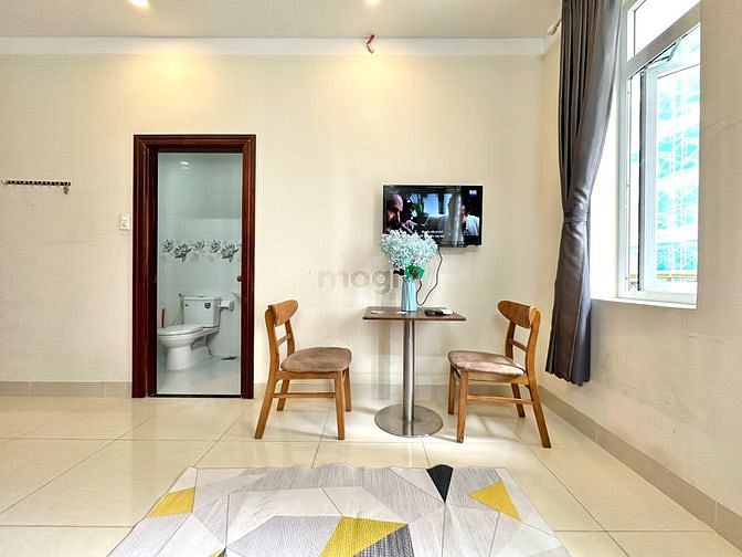 Hình ảnh Căn Hộ Ban Công Sát Vạn Hạnh Mall Đối Diện Đường 3/2 Rộng 30M2