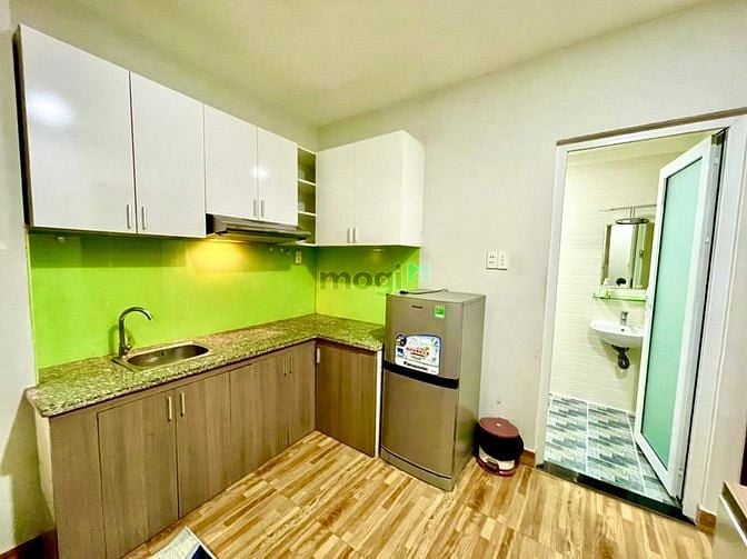 Hình ảnh Cho thuê phòng đầy đủ nội thất cửa sổ Tôn Đản Q4