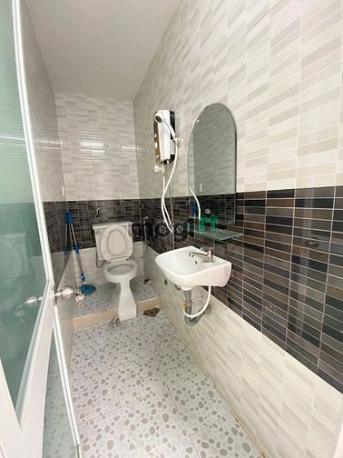 Hình ảnh Cho thuê penhouse 2PN ban công Điện Biên Phủ Q3