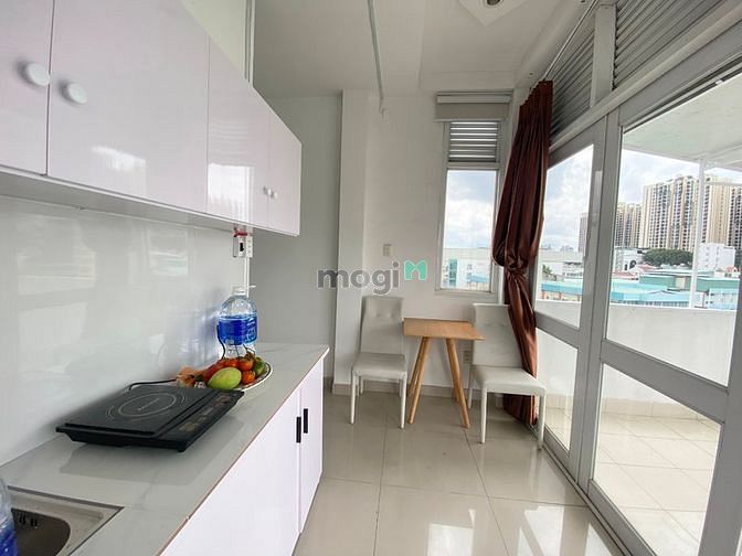 Hình ảnh Cho thuê penhouse 2PN ban công Điện Biên Phủ Q3