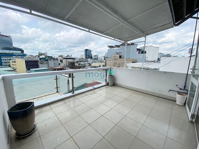 Hình ảnh Cho thuê penhouse 2PN ban công Điện Biên Phủ Q3