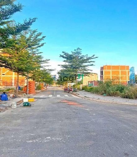 Hình ảnh Xả lỗ lô đất Đào Trí 90m2 giá 2tỷ500tr P Phú Thuận Q7, sổ hồng riêng