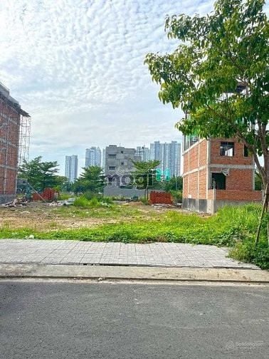 Hình ảnh Xả lỗ lô đất Đào Trí 90m2 giá 2tỷ500tr P Phú Thuận Q7, sổ hồng riêng