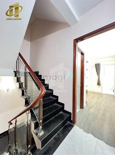 Hình ảnh studio full NT Ngã sáu Phù Đổng,Ngã Năm Cống Quỳnh,Đh Văn Lang,Đh Sư P