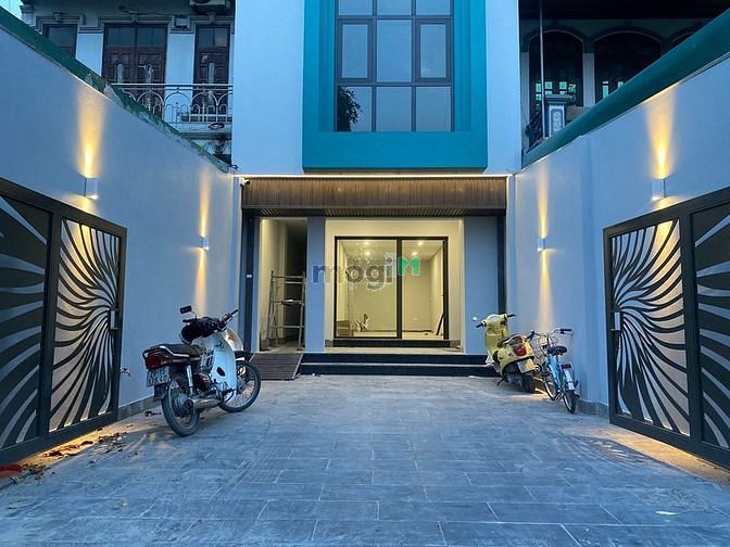 Hình ảnh Cho thuê nhà MT làm Kinh doanh Quận 1
